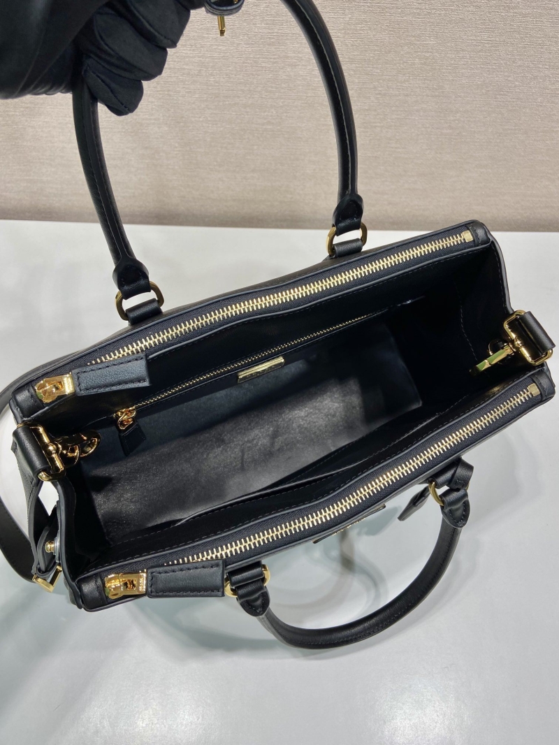 Pra*a top handle bags